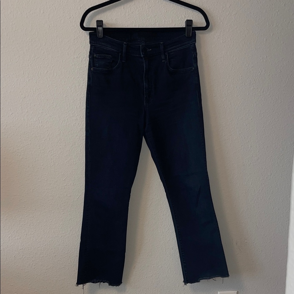 Mother Insider Crop Fray Jeans in Washed Black